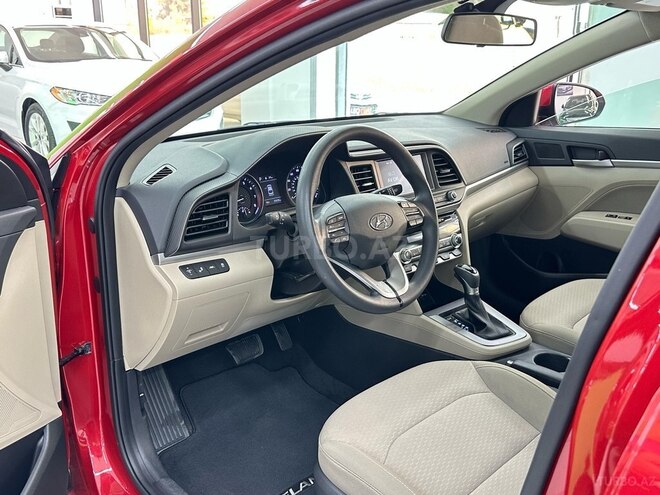 Hyundai Elantra-8
