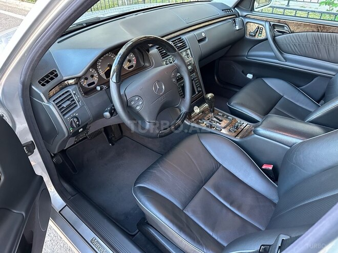 Mercedes E 320 2000, 195,000 km - 3.2 l - Bakı