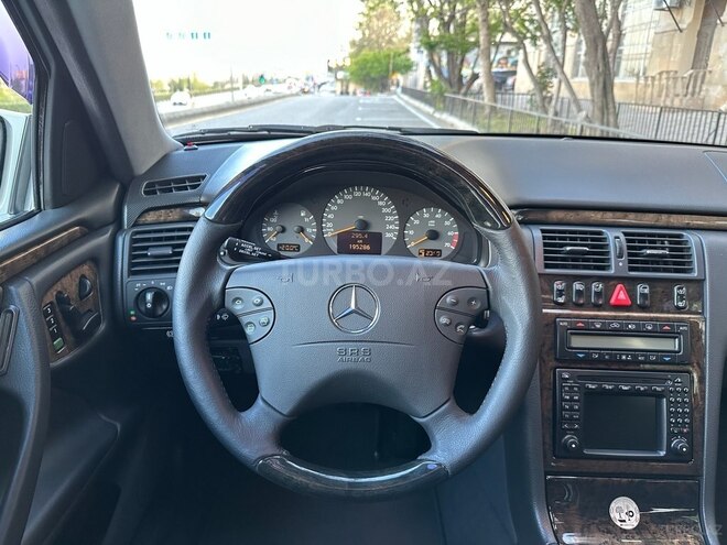 Mercedes E 320 2000, 195,000 km - 3.2 l - Bakı