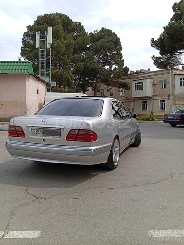 Mercedes E 240 2000, 270,000 km - 2.6 l - Bakı