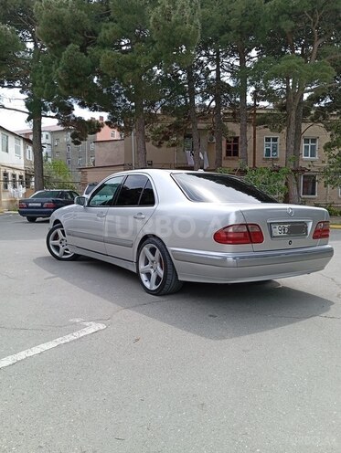 Mercedes E 240 2000, 270,000 km - 2.6 l - Bakı