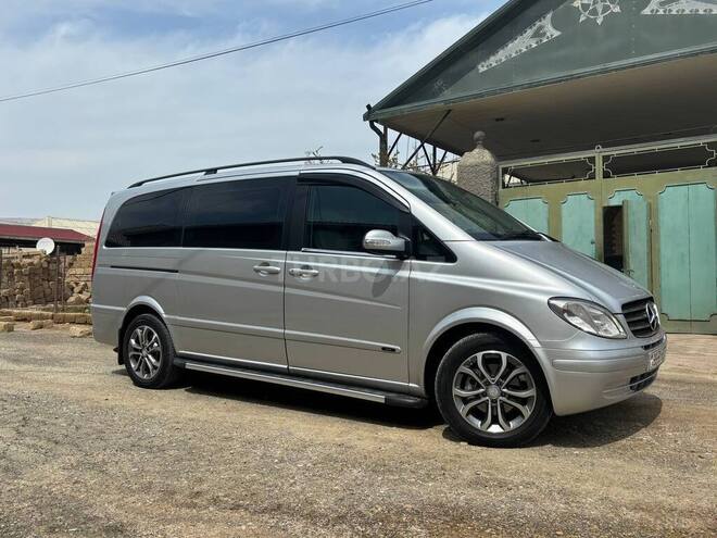 Mercedes Viano-7