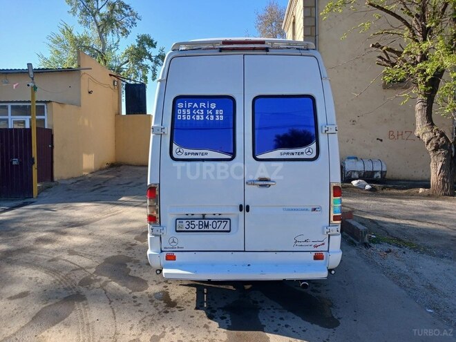 Mercedes 208 D 1995, 250,000 km - 2.9 l - Qazax