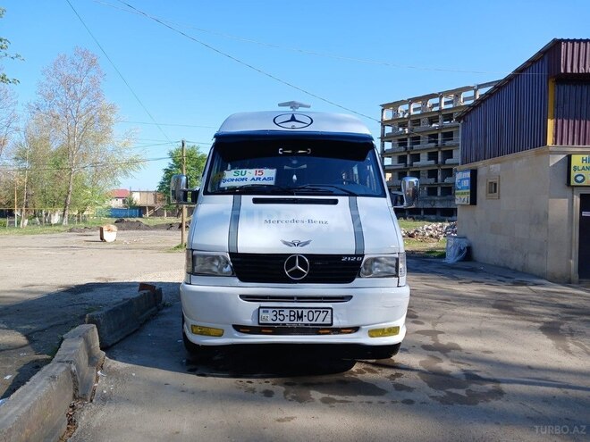Mercedes 208 D 1995, 250,000 km - 2.9 l - Qazax