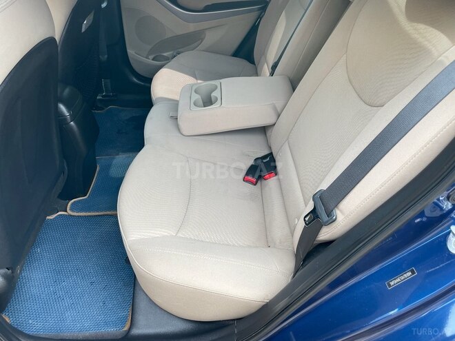 Hyundai Elantra 2015, 180,000 km - 1.8 l - Bakı