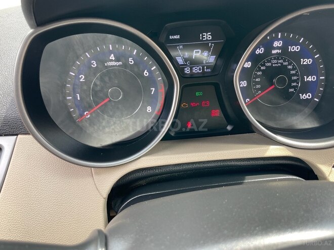 Hyundai Elantra 2015, 180,000 km - 1.8 l - Bakı