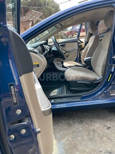 Hyundai Elantra 2015, 180,000 km - 1.8 l - Bakı