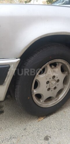 Mercedes E 250 1995, 384,000 km - 2.5 l - Bakı