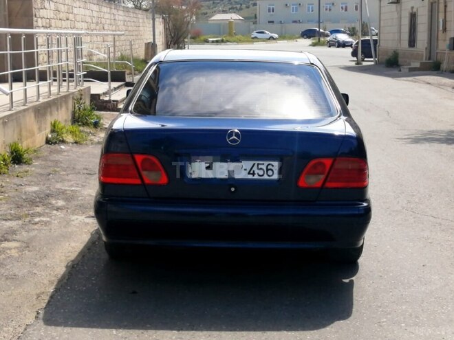 Mercedes E 200 1996, 385,000 km - 2.0 л - Bakı