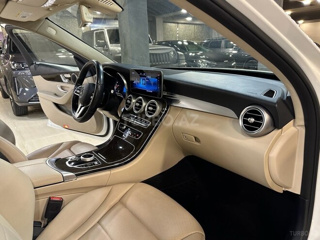 Mercedes C 300-9