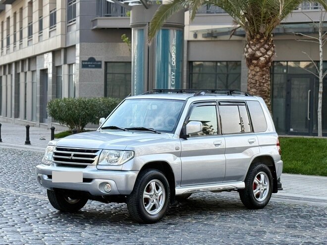 Mitsubishi Pajero io 2003, 298,000 km - 2.0 л - Bakı