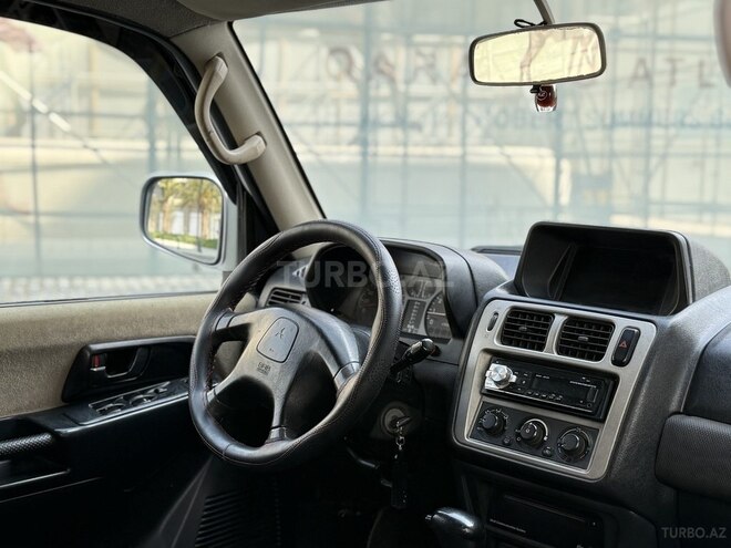 Mitsubishi Pajero io 2003, 298,000 km - 2.0 л - Bakı