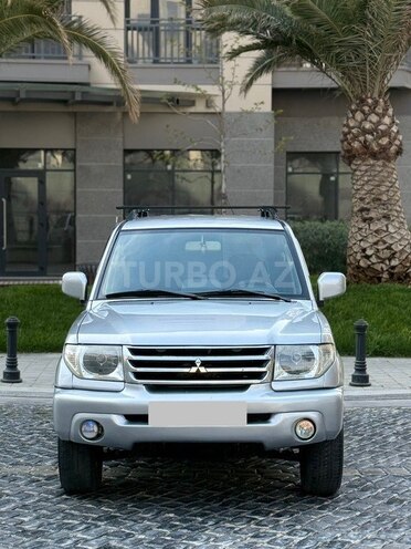 Mitsubishi Pajero io 2003, 298,000 km - 2.0 л - Bakı