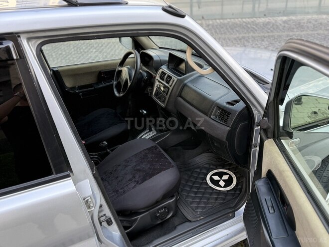Mitsubishi Pajero io 2003, 298,000 km - 2.0 л - Bakı