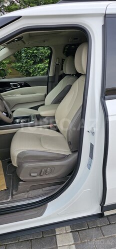 Kia Carnival-16