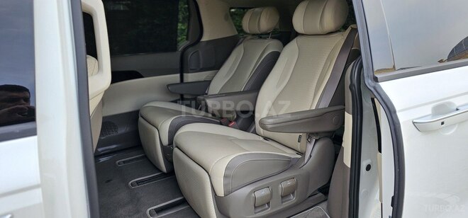 Kia Carnival-20