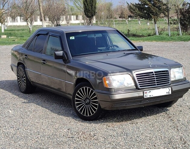 Mercedes E 200 d 1990, 88,000 km - 2.0 l - Bakı