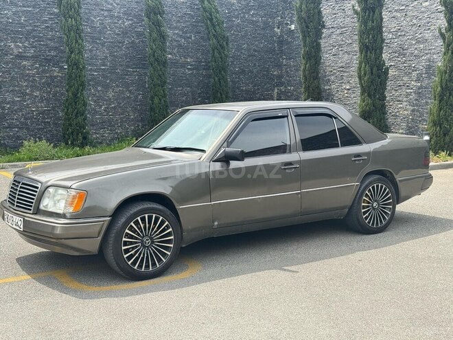 Mercedes E 200 d 1990, 88,000 km - 2.0 l - Bakı