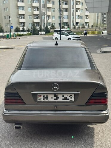 Mercedes E 200 d 1990, 88,000 km - 2.0 l - Bakı
