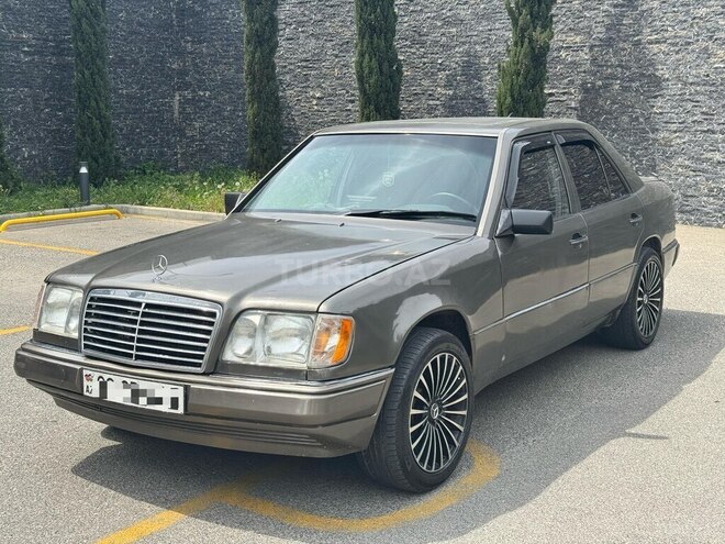 Mercedes E 200 d 1990, 88,000 km - 2.0 l - Bakı