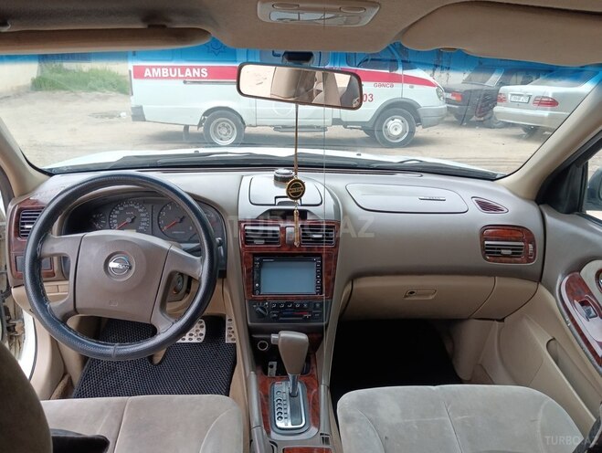 Nissan Maxima-9