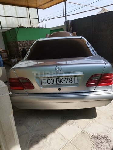 Mercedes E 240 1999, 328,000 km - 2.4 l - Bakı