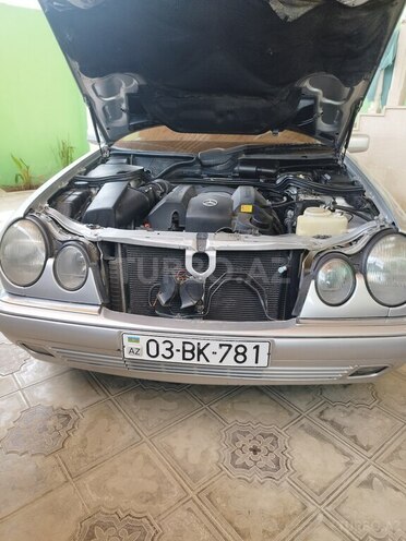 Mercedes E 240 1999, 328,000 km - 2.4 l - Bakı