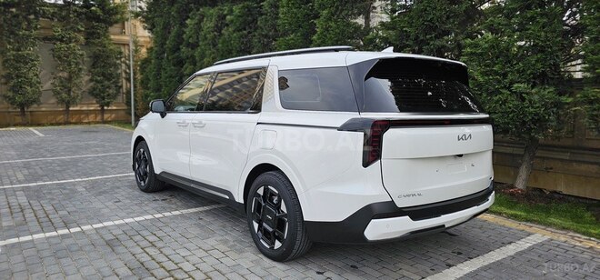 Kia Carnival-4