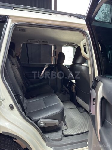 Toyota Land Cruiser Prado-16