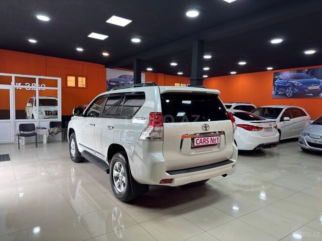 Toyota Land Cruiser Prado-9