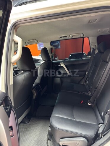 Toyota Land Cruiser Prado-15