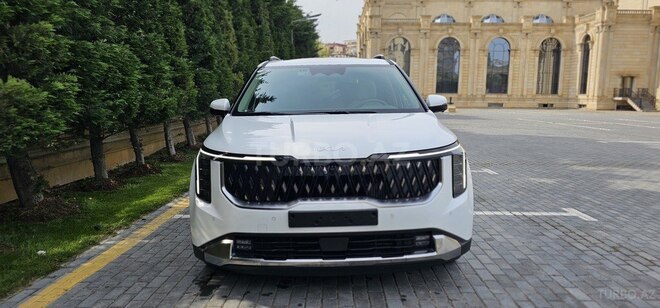 Kia Carnival-1