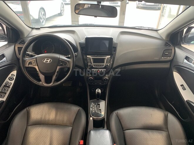 Hyundai Accent-3