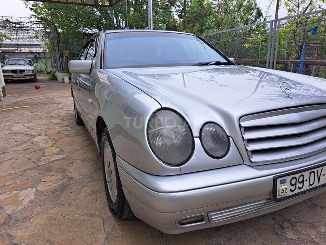 Mercedes E 220 d 1999, 412,000 km - 2.2 л - Qazax