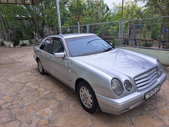 Mercedes E 220 d 1999, 412,000 km - 2.2 л - Qazax