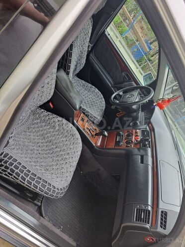 Mercedes E 220 d 1999, 412,000 km - 2.2 л - Qazax