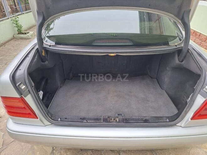 Mercedes E 220 d 1999, 412,000 km - 2.2 л - Qazax