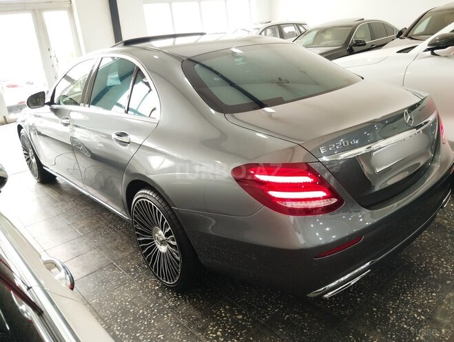 Mercedes E 220 d 2018, 131,000 km - 2.2 l - Bakı