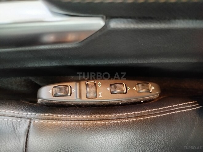 Mercedes E 200-10