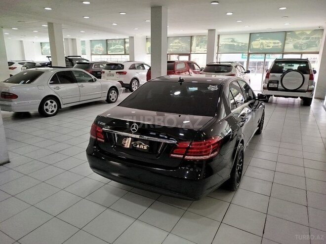 Mercedes E 200-4