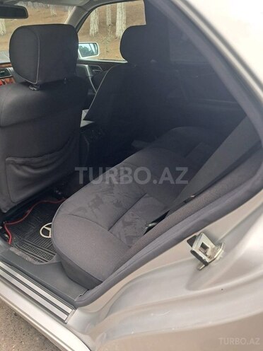 Mercedes E 240 1999, 255,000 km - 2.4 l - Sumqayıt