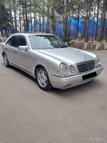 Mercedes E 240 1999, 255,000 km - 2.4 l - Sumqayıt