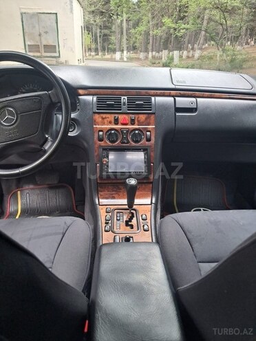 Mercedes E 240 1999, 255,000 km - 2.4 l - Sumqayıt