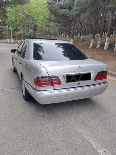 Mercedes E 240 1999, 255,000 km - 2.4 l - Sumqayıt