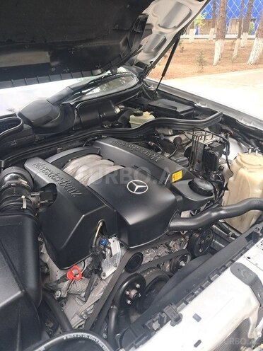 Mercedes E 240 1999, 255,000 km - 2.4 l - Sumqayıt