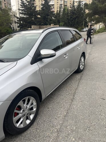Toyota Auris 2013, 226,000 km - 1.4 л - Bakı