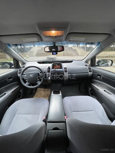 Toyota Prius-8