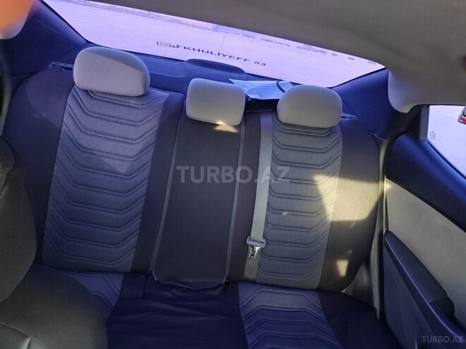 Hyundai Elantra 2015, 215,380 km - 1.8 л - Bakı