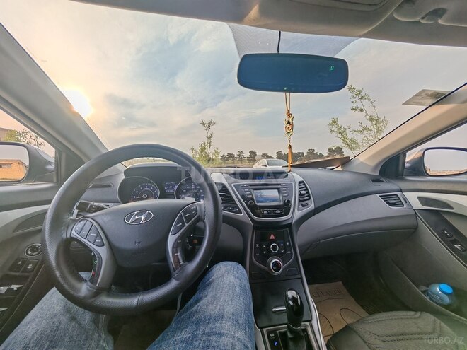 Hyundai Elantra 2015, 215,380 km - 1.8 л - Bakı
