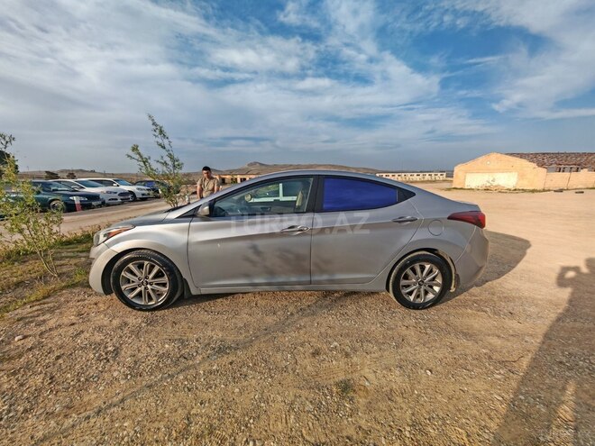 Hyundai Elantra 2015, 215,380 km - 1.8 л - Bakı